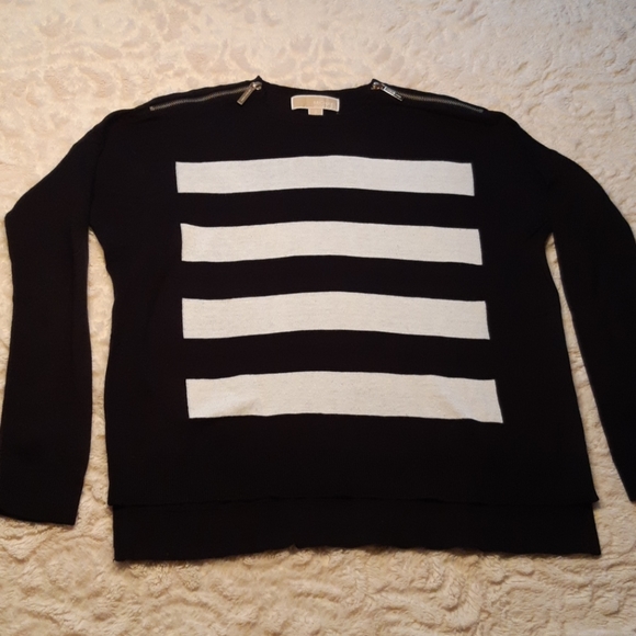 Michael Kors Sweaters - Michael Kors Black & White Stripes Sweater